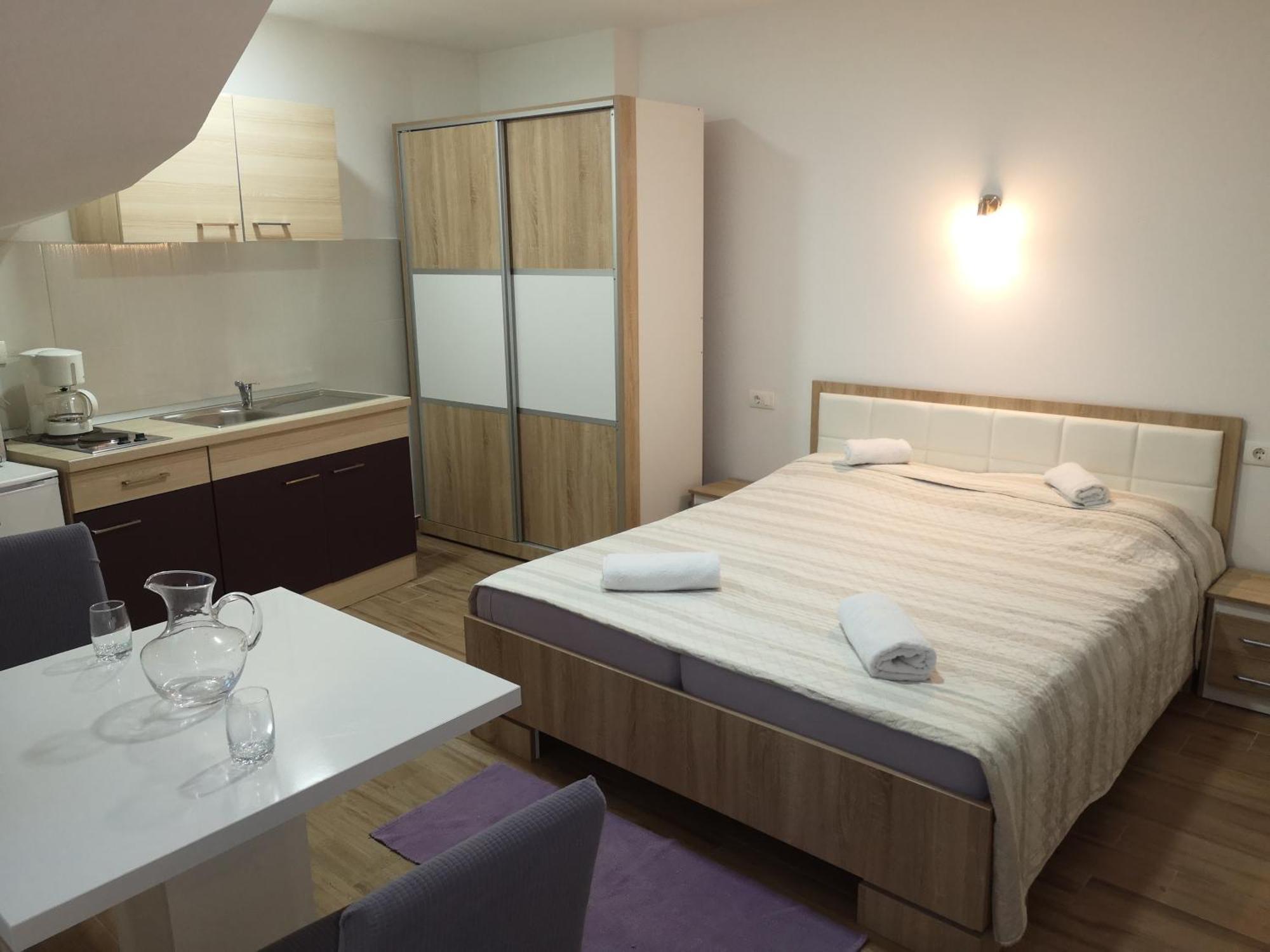 Apartmani Maki Оміш Екстер'єр фото