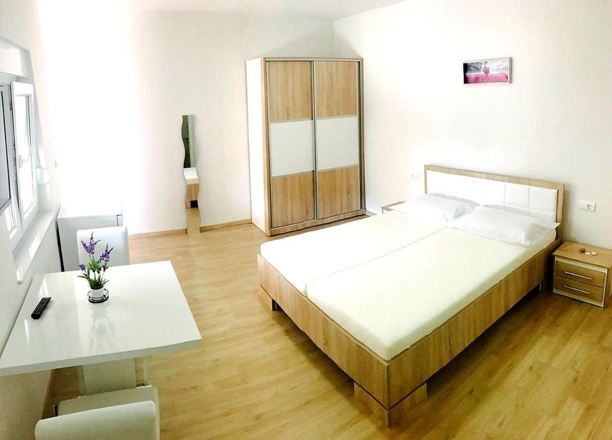 Apartmani Maki Оміш Екстер'єр фото