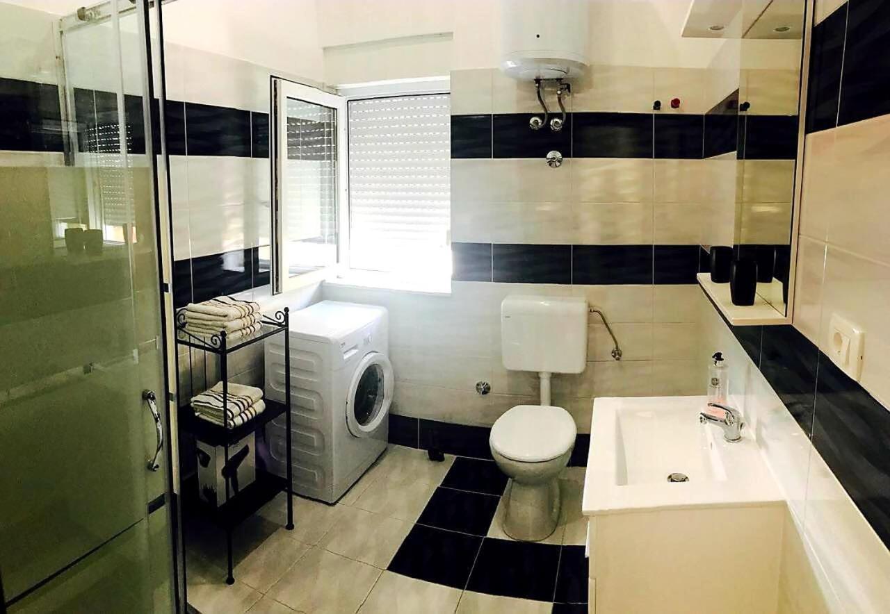 Apartmani Maki Оміш Екстер'єр фото