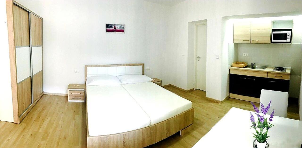 Apartmani Maki Оміш Екстер'єр фото